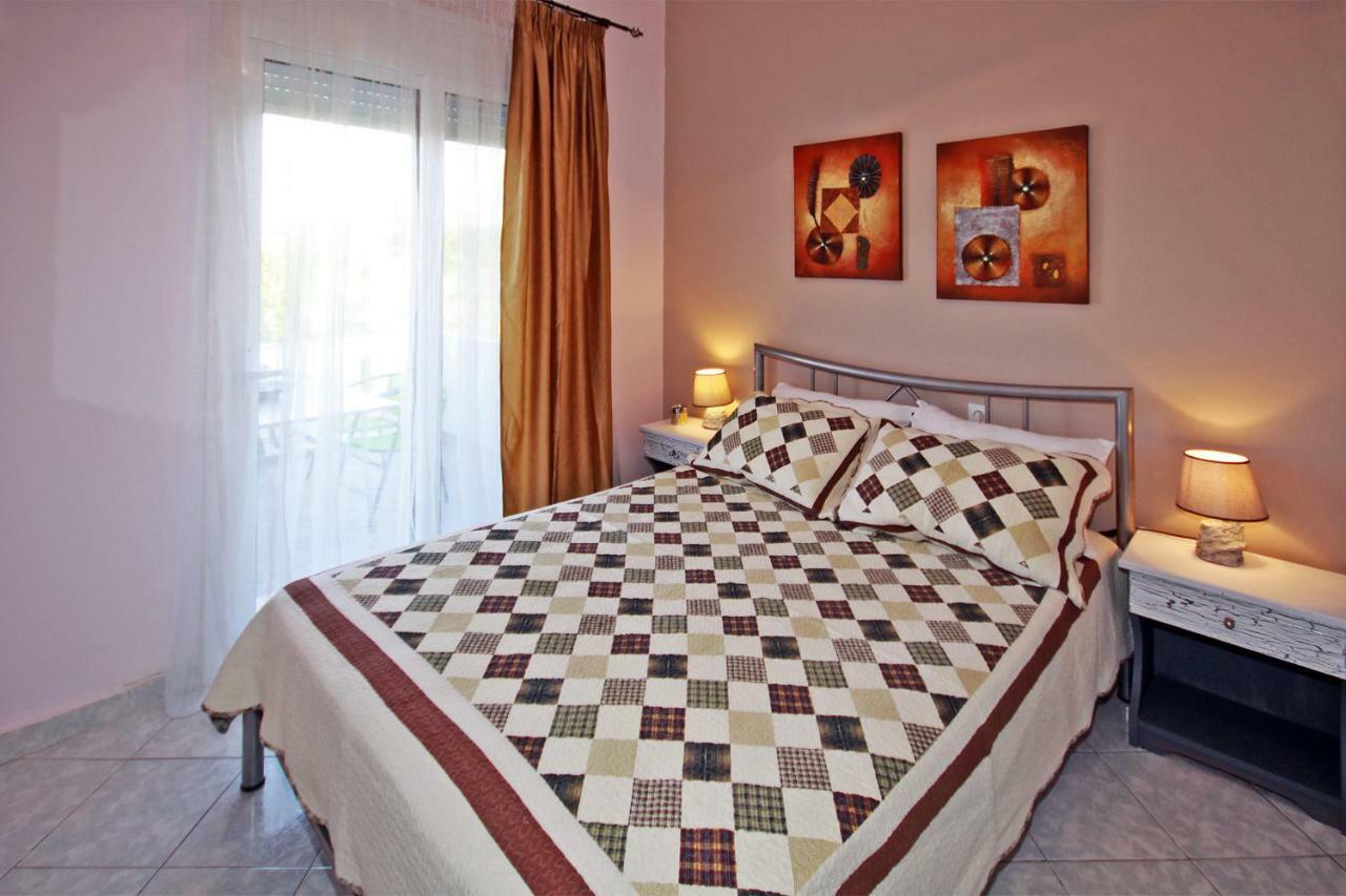 Zephyros Family Apartments 1 Ormos Panagias Bagian luar foto